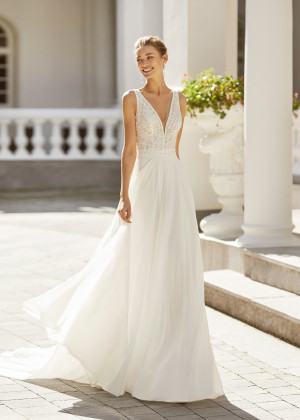Ivory Lace Chiffon Chic Flowing Wedding Dress